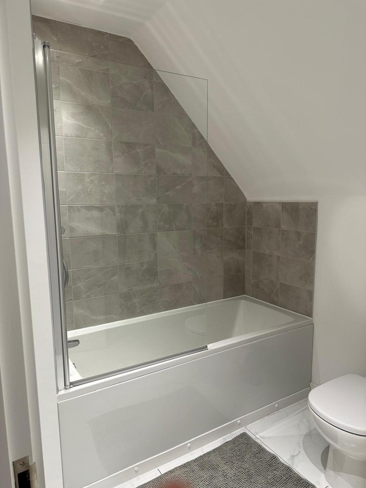 Lush King Ensuite In A Shared Home مانشستر المظهر الخارجي الصورة